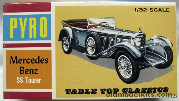 Pyro 1/32 Mercedes Benz SS Tourer, C350-100 plastic model kit